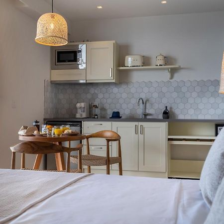 Thea Beachfront Suites In Lourdas Beach Лурдата Екстериор снимка