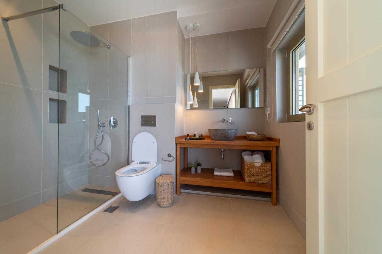 Thea Beachfront Suites In Lourdas Beach Лурдата Екстериор снимка