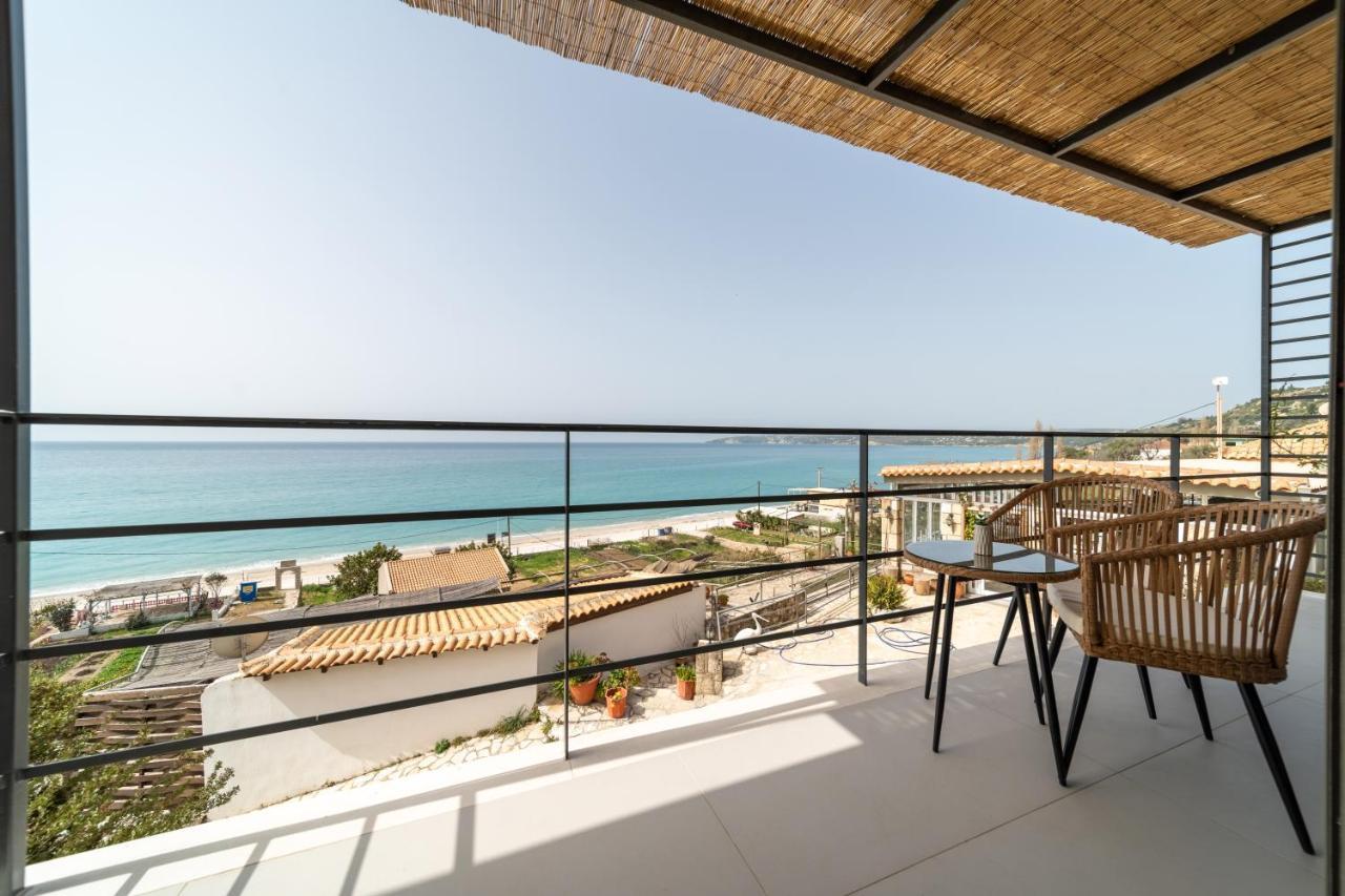 Thea Beachfront Suites In Lourdas Beach Лурдата Екстериор снимка