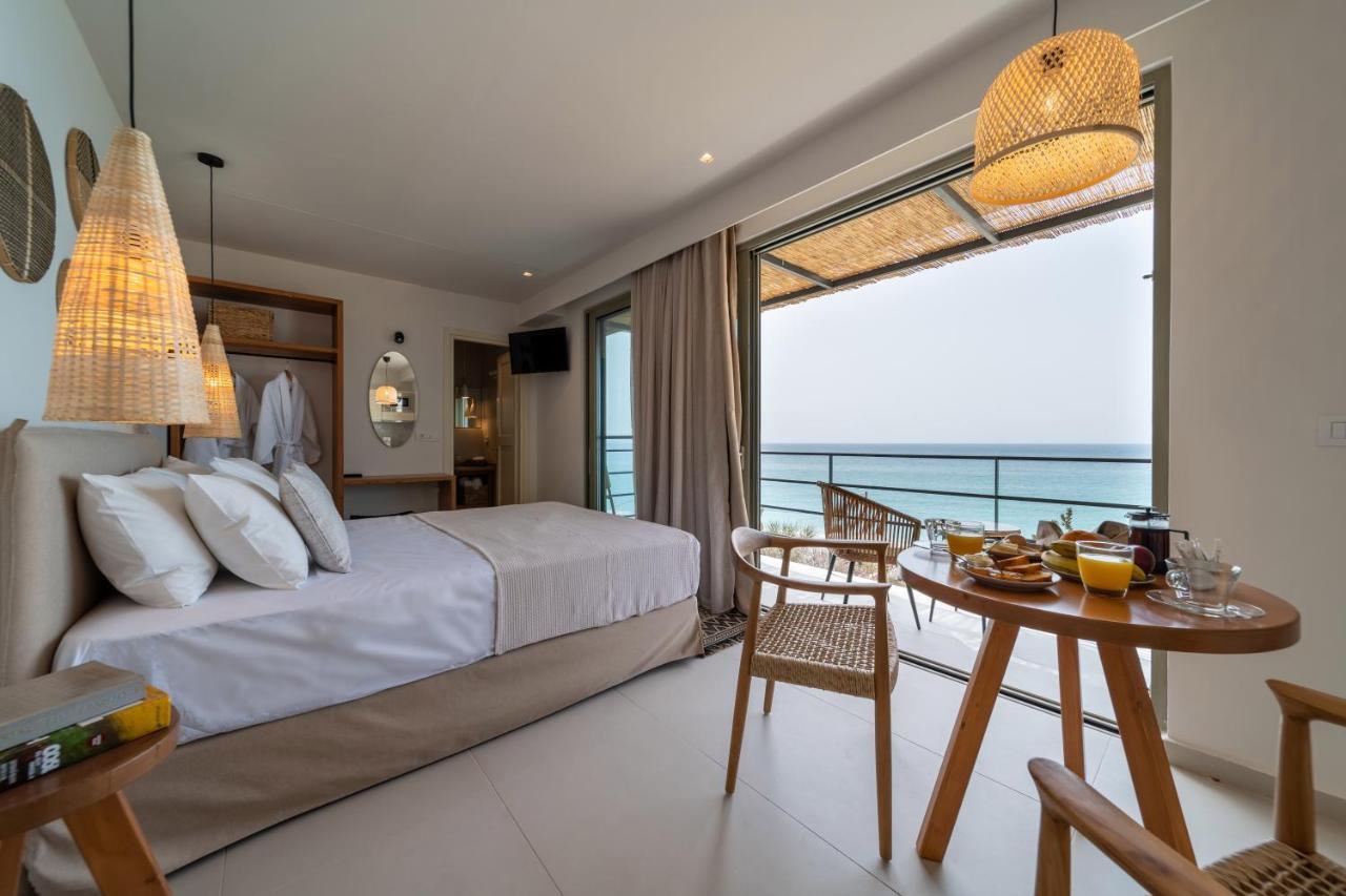 Thea Beachfront Suites In Lourdas Beach Лурдата Екстериор снимка