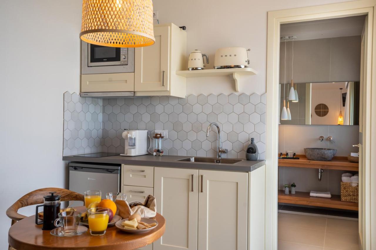 Thea Beachfront Suites In Lourdas Beach Лурдата Екстериор снимка
