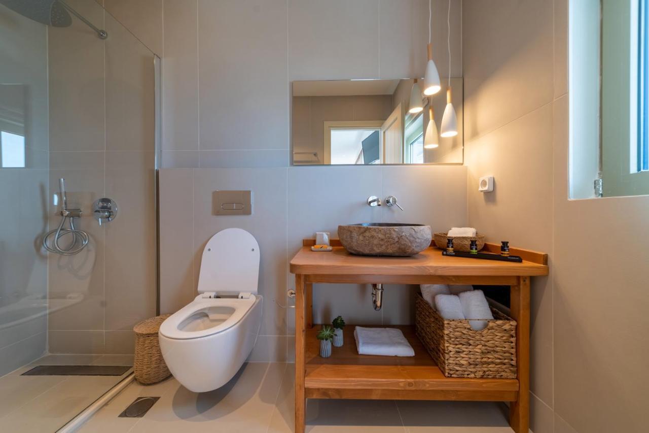 Thea Beachfront Suites In Lourdas Beach Лурдата Екстериор снимка