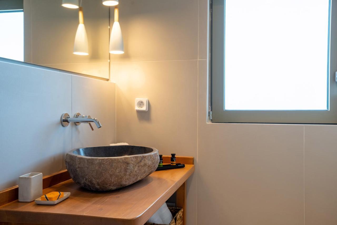 Thea Beachfront Suites In Lourdas Beach Лурдата Екстериор снимка